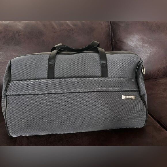 Vtg Concourse Luggage Carry On Bag Duffel Weekend Bag Faux Leather - Picture 1 of 7